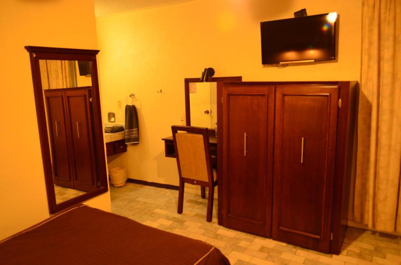 Hotel Flamingo Kristal Irapuato Dış mekan fotoğraf