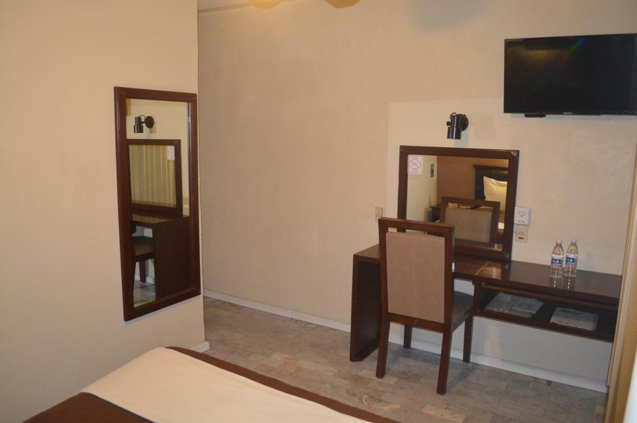Hotel Flamingo Kristal Irapuato Dış mekan fotoğraf