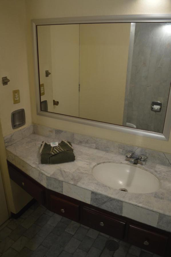 Hotel Flamingo Kristal Irapuato Dış mekan fotoğraf